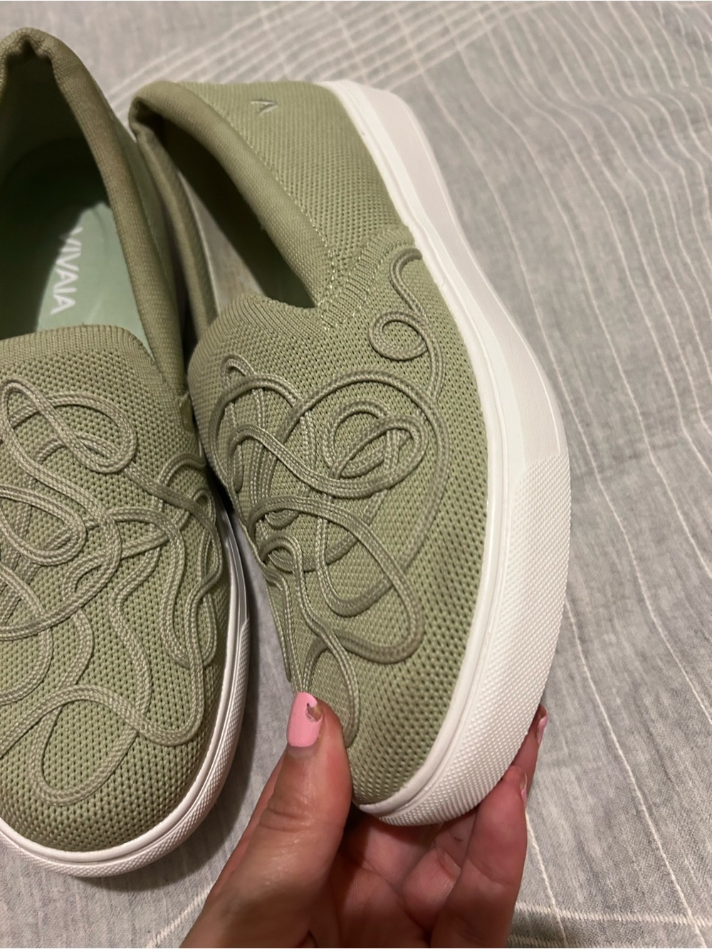 VIVAIA Classic Slip-On Sneakers V-Tune in Matcha Green NEW Sz US 7 Womens srp129 - Picture 9 of 16
